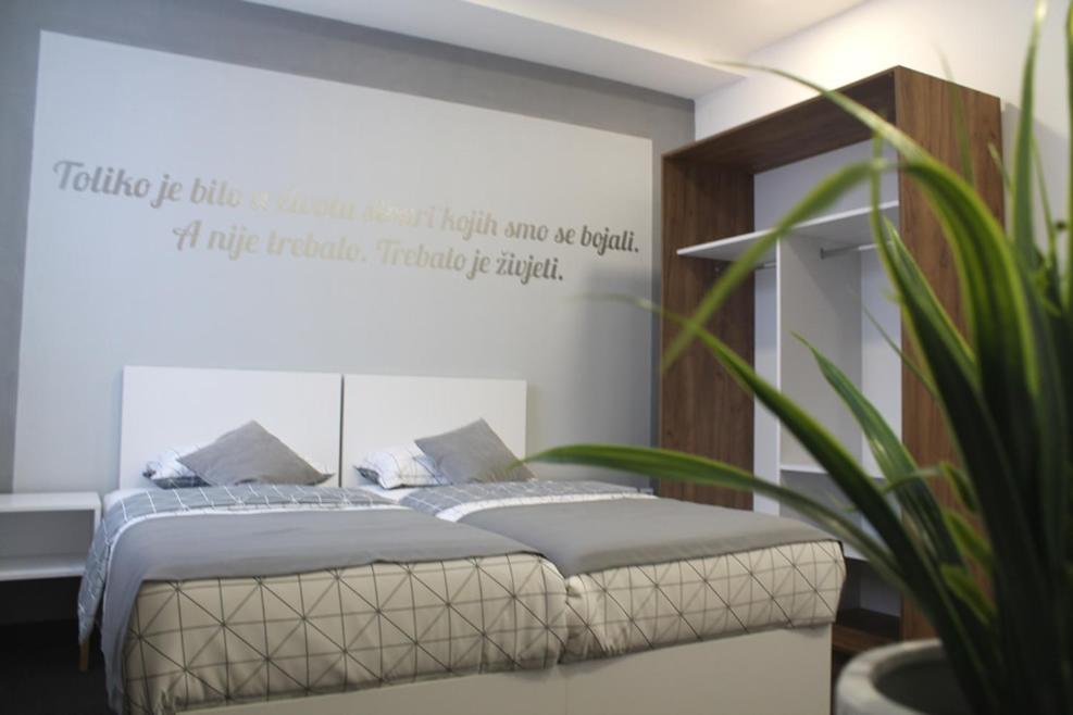 Motel Korzo Bihać Esterno foto